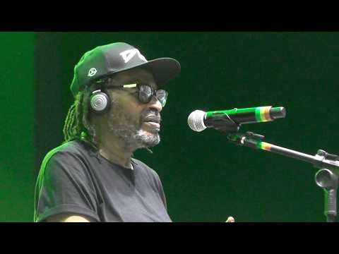 Edson Gomes na Lavagem da Purificação em Santo Amaro - BA