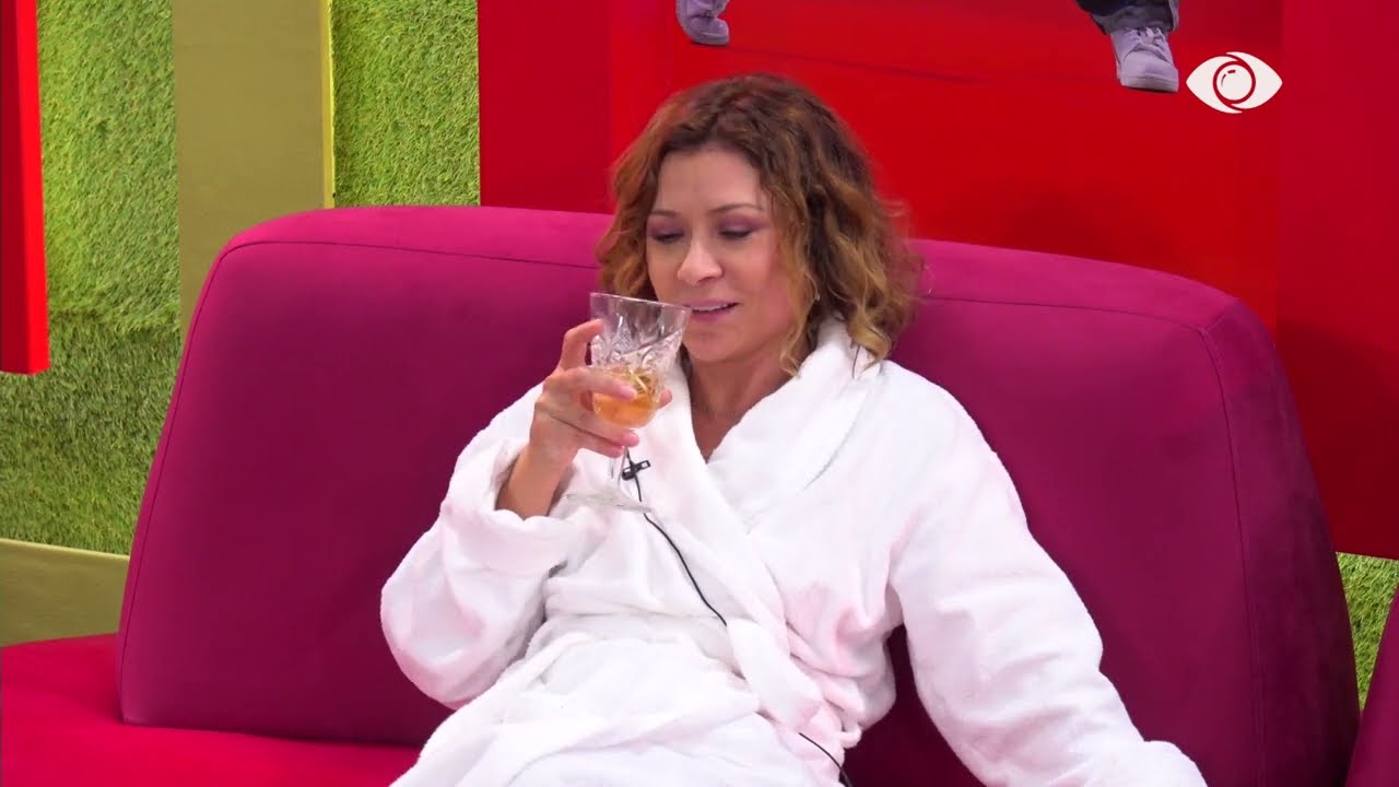 “Pse i bën sytë si manjak?”/ Egla debaton me Meritonin: Ti më ke bërë pijanece