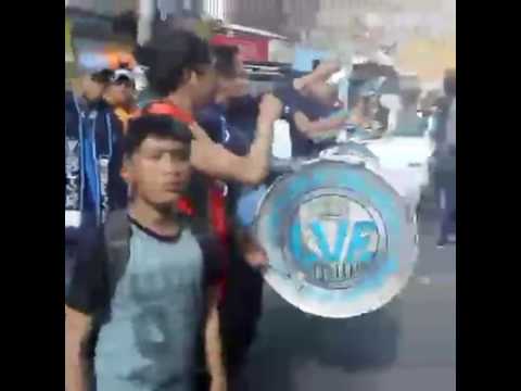 "Previas Club Bolivar - es un sentimiento no puedo parar NUEVO TEMA" Barra: La Vieja Escuela &bull; Club: Bolívar &bull; País: Bolívia