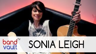 Sonia Leigh - Booty Call (@SoniaLeigh)