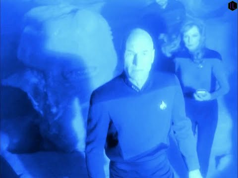 Star Trek : TNG - Picard Takes Lead Going Through Portal