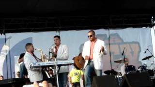 Con los ojos cerrados Aliados de La Sierra