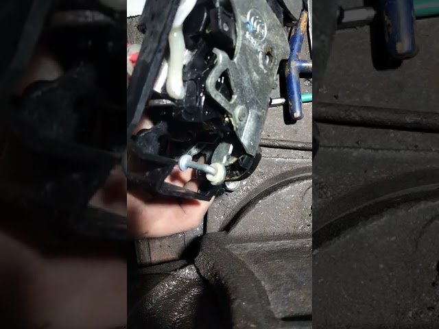 СаньЕнг Актион Не Открывается Водительская Дверь Что Делать