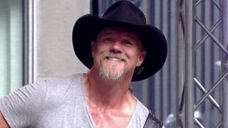 Trace Adkins performs &#39;There&#39;s a Girl in Texas&#39;