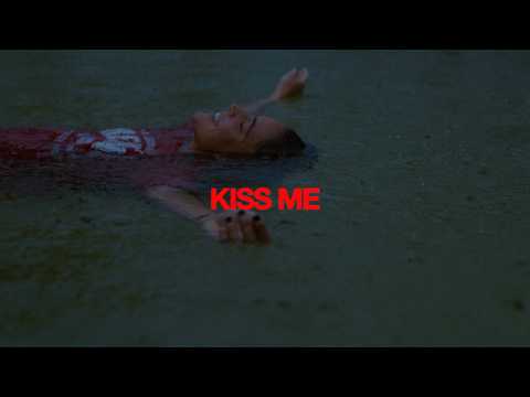 MARO - KISS ME (Lyric Video)