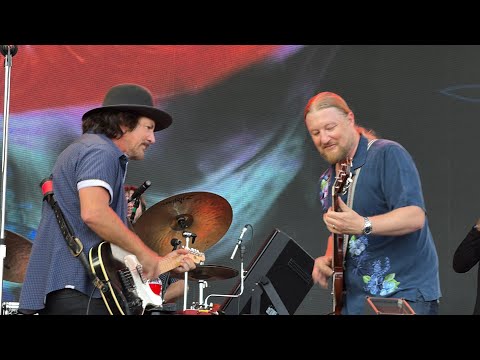 Tedeschi Trucks Band & Eddie Vedder “The Seeker” 09/27/25 Dana Point, CA @TTBFromTheRoad 