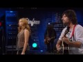 Pete Yorn and Scarlett Johansson performing 