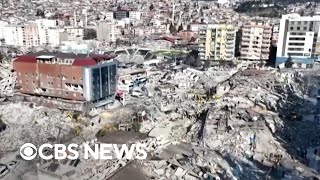 Rescue workers in Turkey urgently looking for earthquake survivors