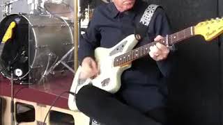 Johnny Marr playing just haven&#39;t earned it yet baby(Smiths)