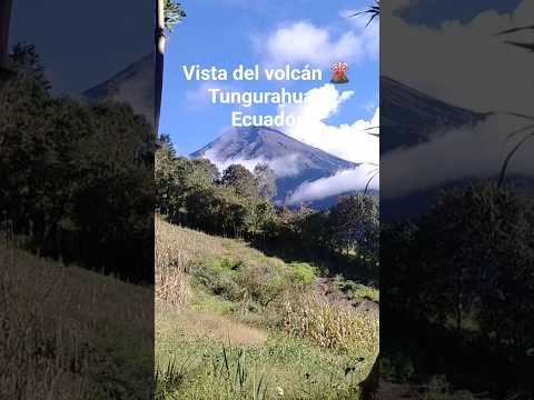 por un sendero de baños de agua Santa, se puede ver más de cerca el volcán Tungurahua.