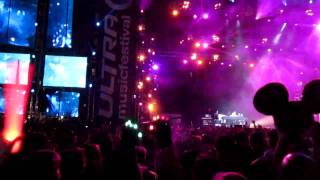 Underworld - Between Stars (live at Ultra Music Festival 2011)