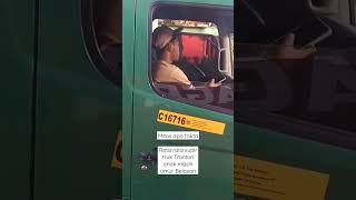 Download lagu Supir truk Tronton | Badan nya kecil mobil nya besar # short mp3 Download lagu Supir truk Tronton | Badan nya kecil mobil nya besar # short mp3
