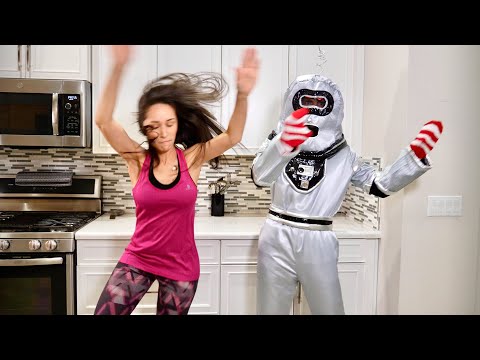 TERMINAMOS AS GRAVAÇÕES DO CLIPE DANÇA DO ROBÔ - Família Brancoala