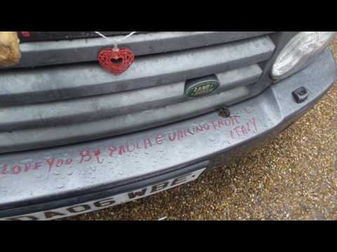 George Michael's home in Highgate tributes 07 01 2017 (3)