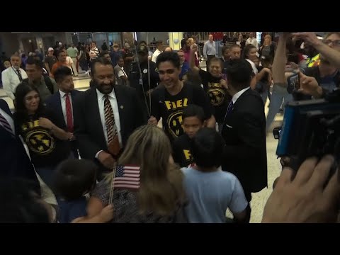 A 33-year-old father of two American-born children was allowed to return to the U.S. on Monday, two years after being deported to El Salvador during the first months of the Trump administration. Jose Escobar arrived in Houston on Monday. (July 2)