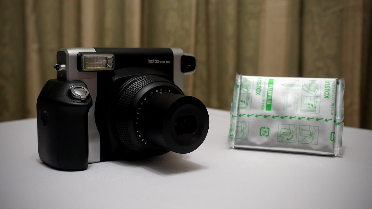 Моментальная фотокамера Fujifilm Instax 300
