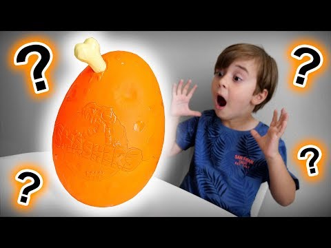 OVO MISTERIOSO GIGANTE DE DINOSSAURO 🥚 Marcos e Brancoala