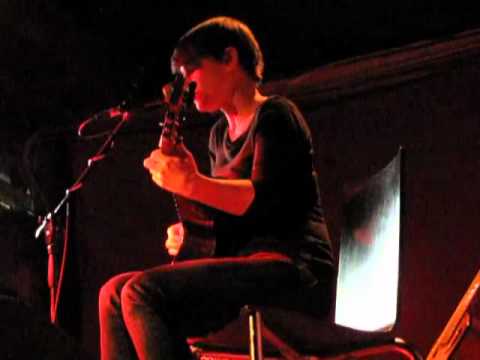 13/13 Kaki King - Sunnyside @ Chinaski, Sermide, Italy (07-12-2011)