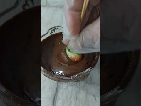 strwbery with chocolat #viralshorts #cake #recipe #viralvideo