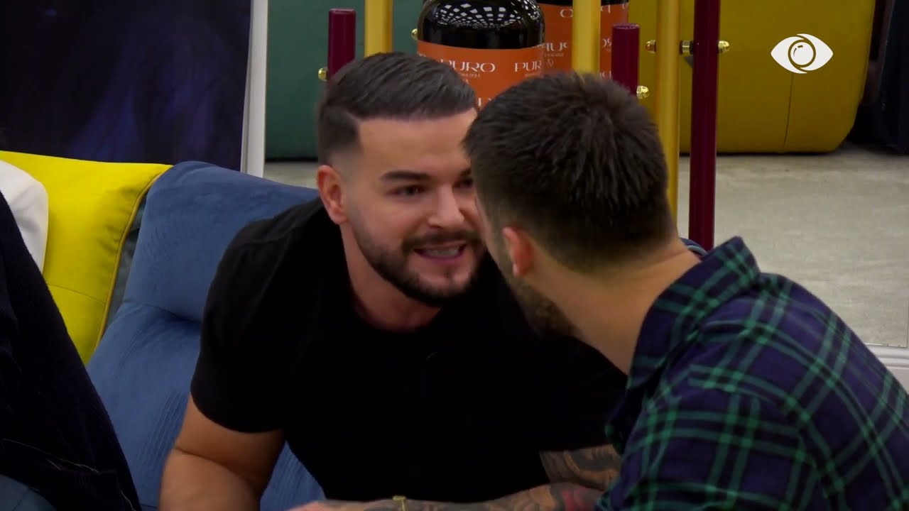 “Mos më puth mua se keqkuptohet”/ Vazhdon debati mes Fationit dhe Meritonit: Ulem me burra unë…