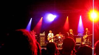 Broken Social Scene - Looks Just like the Sun (Live)