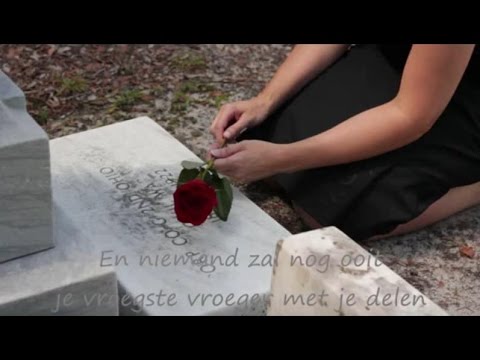 Karin Bloemen -  Geen kind meer (met tekst op clip)