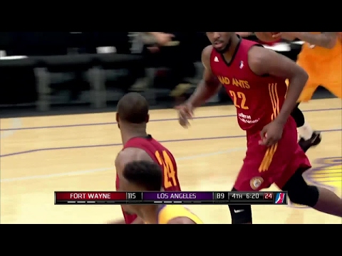 Travis Leslie throws it down vs. the D-Fenders