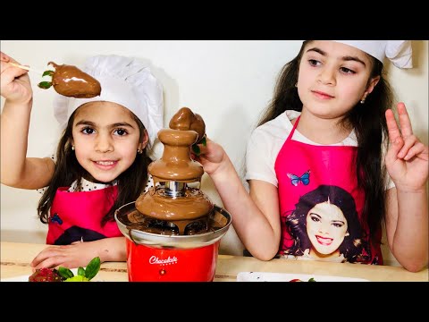 How Make Chocolate Coveres Srawberries, Funny kids Mari Inessa make chocolate Strawberries for kids