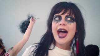 The Coathangers - Captain's Dead (OFFICIAL MUSIC VIDEO)