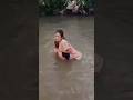 Ada Wanita Berak Di Sungai