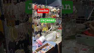 Download lagu Aneka jajanan yang meramaikan sebuah tontonan rakyat mp3