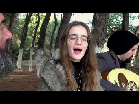 Ερωτόκριτος και Αρετούσα ,πατήρ Σπυρίδων και Φωτεινή Κομπορόζου  παπάς με παπαδοκόρη .