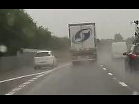 How Not To Join A Motorway YX59UTF