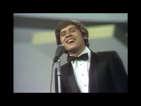 1970 Italy: Gianni Morandi - Occhi di ragazza (8th plsce at Eurovision Song Contest in Amsterdam)
