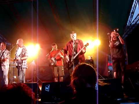 Děda Mládek Illegal Band - Brno je zlatá loď & Láďa jede lodí
