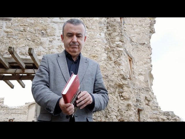 Vídeo relacionado con Castellano (Novela)