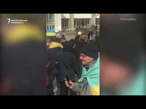 Smoke And Gunfire In Slavutych As City Protests Against Russian Occupation