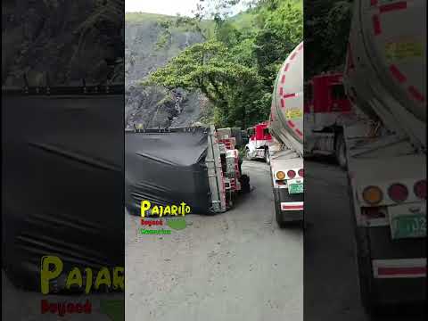 Camión volcado en el PR 83+600 (vía Sogamoso - Pajarito Boyacá) (Junio 2/2026)