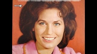 Loretta Lynn - Talking To The Wall (1966).