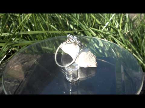 STUNNING EMERALD & OLD CUT DIAMOND CLUSTER RING.