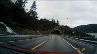 preview picture of video 'Tunnels & waterfalls on the road E39 to Bergen - Туннели и водопады по дороге E39 в Берген'