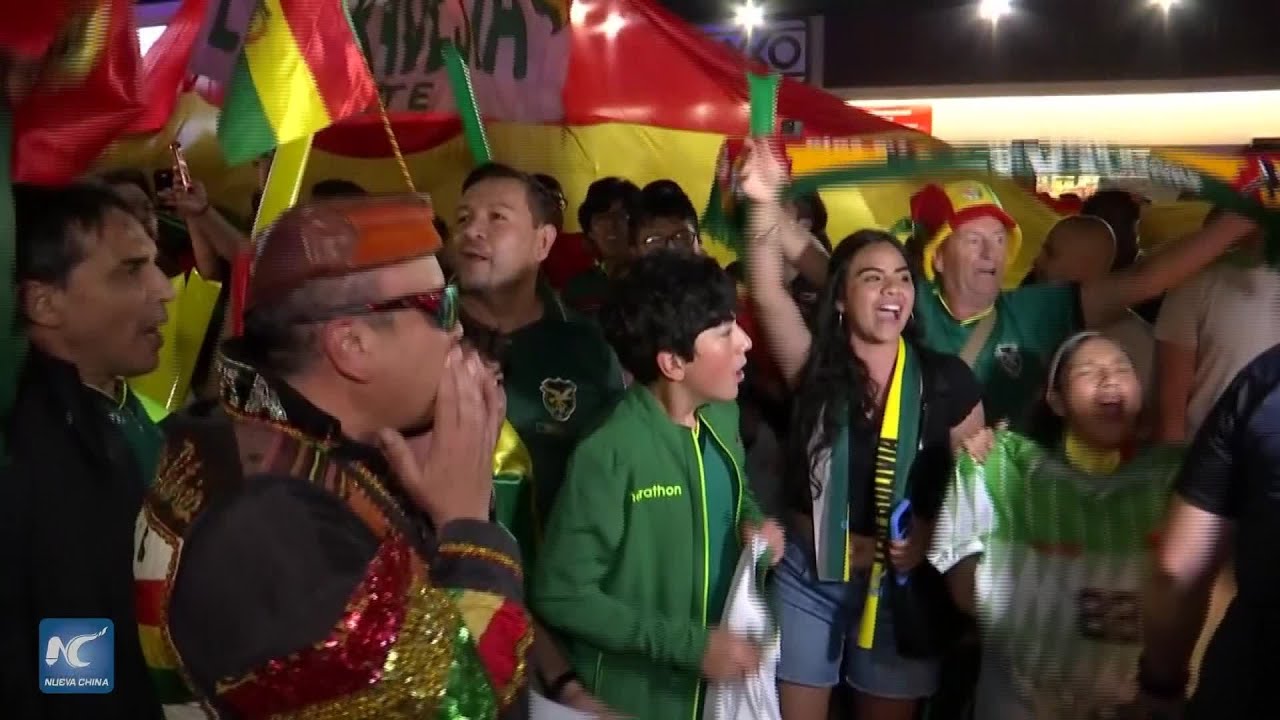 Batucada y cánticos marcan el recibimiento de la selección de Bolivia previo al repechaje en México
