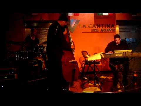 Dominicana -- O M Trio -- Thriller - Jazz Picante en La Cantina