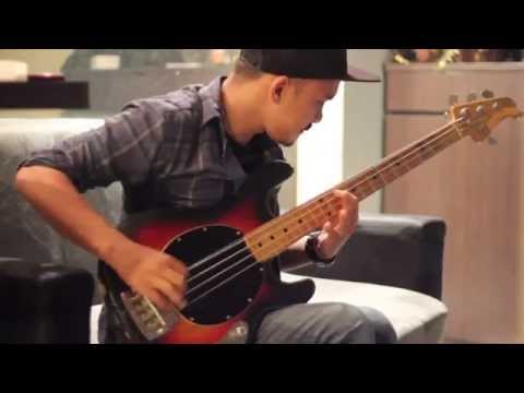 GUITAR AND BASS WARS 2014 - MOHAMMAD IQBAL (1st Winner)