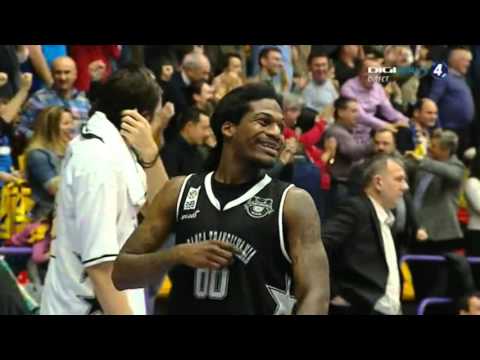 Aruncarea lui Filip Adamovic din finalul partidei dintre CSU Atlassib Sibiu și U BT Cluj Napoca