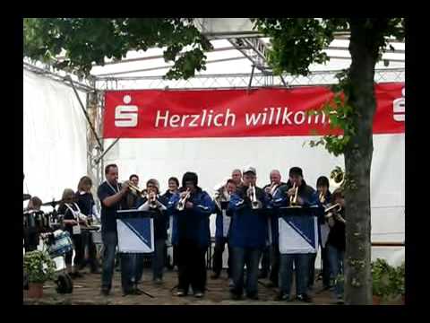 Musikzug Blau-Weiß Köllerbach auf dem eigenen Burgfest