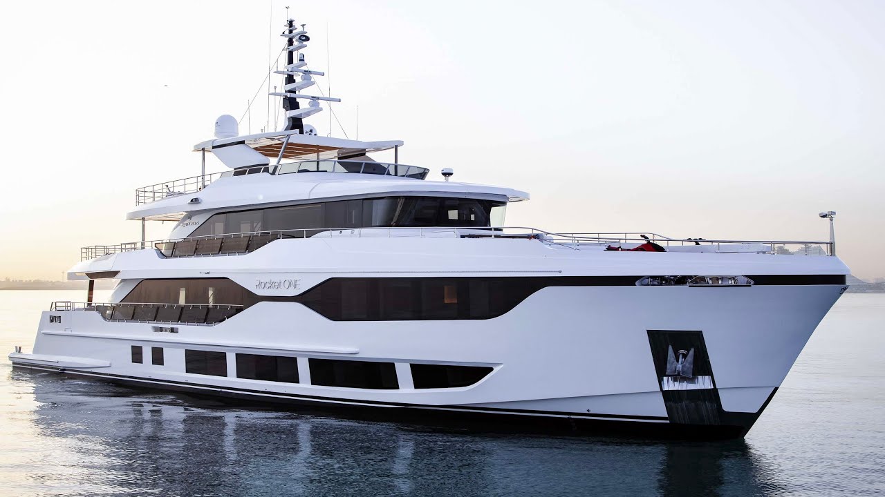 Superyacht Tour: Majesty 120