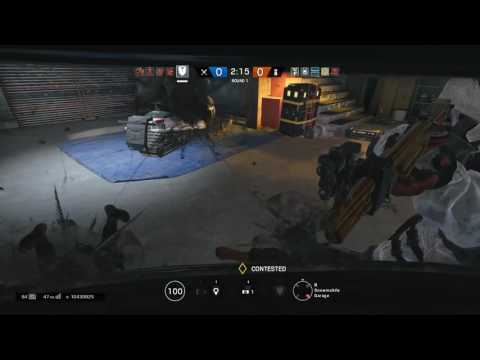 Montagne Trapped In Corner