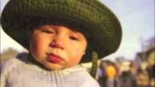 Karamelo Santo - Mi Plantita Chiquita (Versión Acústica) (HD)