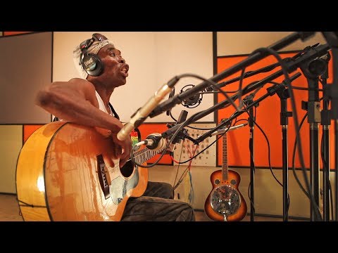 Brushy One String | How to record Chicken In The Corn